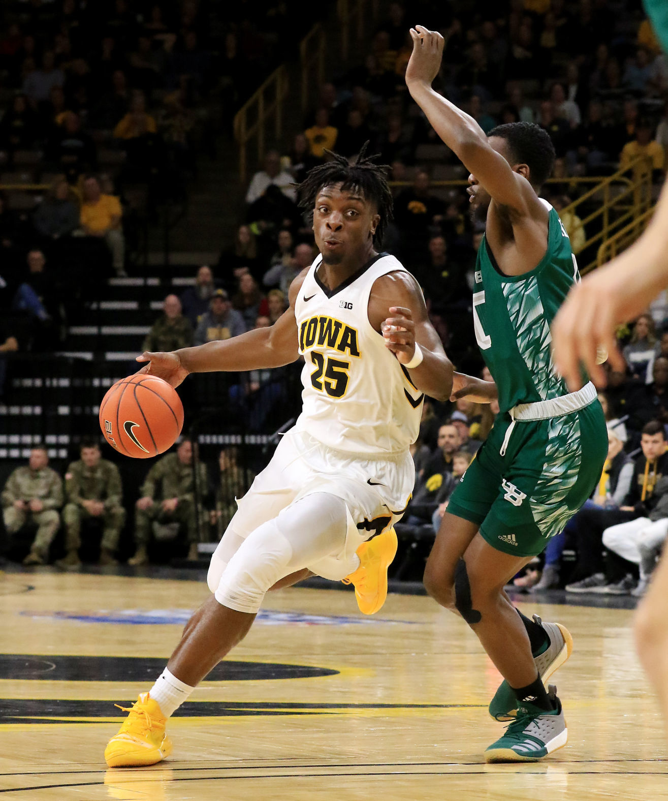 111118-Iowa-bb-010